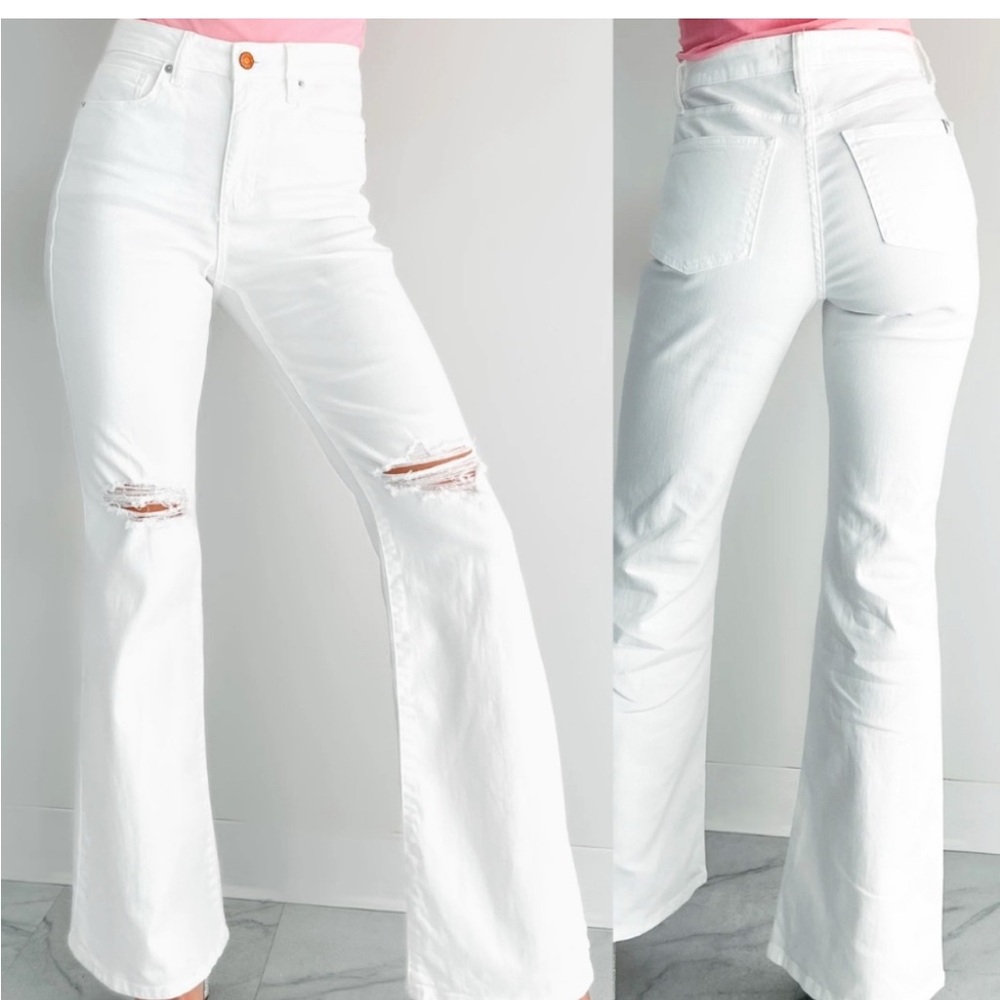 NEW in Package Sneak Peek White Distressed Flare Denim Jeans 8 / 29